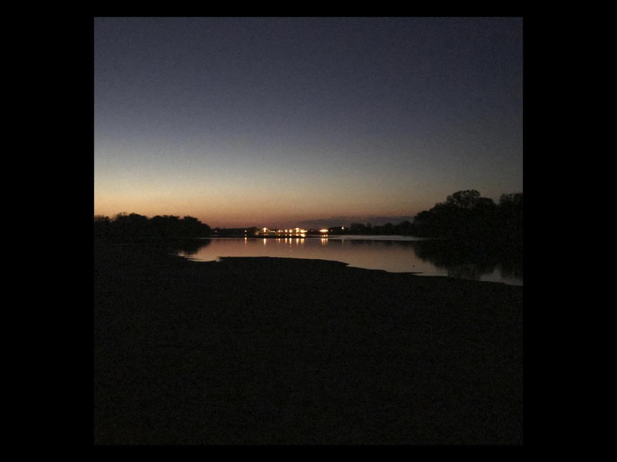 Une Nuit Sur Loire Treves-Cunault Exteriér fotografie